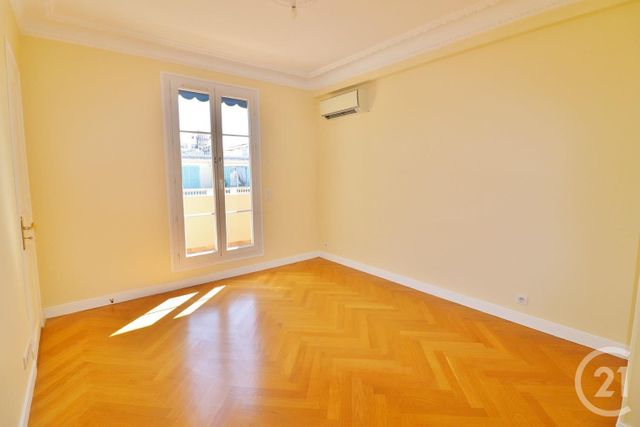 Afficher la photo en grand Appartement F3 à vendre - 3 pièces - 68.25 m2 - NICE - 06 - PROVENCE-ALPES-COTE-D-AZUR - Century 21 Lafage Transactions