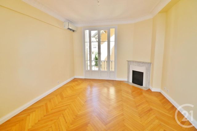 Afficher la photo en grand Appartement F3 à vendre - 3 pièces - 68.25 m2 - NICE - 06 - PROVENCE-ALPES-COTE-D-AZUR - Century 21 Lafage Transactions
