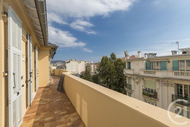 Afficher la photo en grand Appartement F3 à vendre - 3 pièces - 68.25 m2 - NICE - 06 - PROVENCE-ALPES-COTE-D-AZUR - Century 21 Lafage Transactions