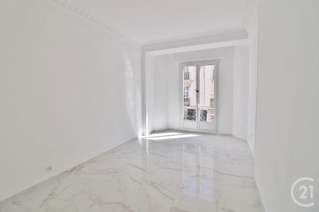 Afficher la photo en grand Appartement F4 à vendre - 4 pièces - 95.77 m2 - NICE - 06 - PROVENCE-ALPES-COTE-D-AZUR - Century 21 Lafage Transactions