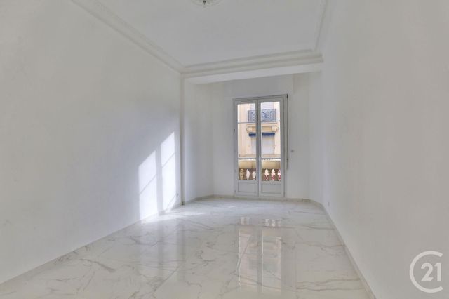 Afficher la photo en grand Appartement F4 à vendre - 4 pièces - 105.65 m2 - NICE - 06 - PROVENCE-ALPES-COTE-D-AZUR - Century 21 Lafage Transactions