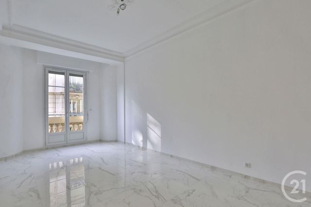 Afficher la photo en grand Appartement F4 à vendre - 4 pièces - 105.65 m2 - NICE - 06 - PROVENCE-ALPES-COTE-D-AZUR - Century 21 Lafage Transactions