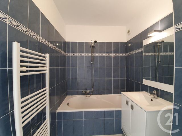 Afficher la photo en grand Appartement F3 à vendre - 3 pièces - 60.02 m2 - NICE - 06 - PROVENCE-ALPES-COTE-D-AZUR - Century 21 Lafage Transactions