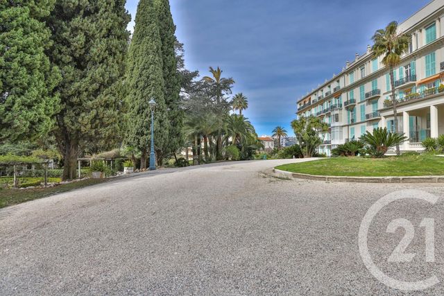 Afficher la photo en grand Appartement F2 à vendre - 2 pièces - 45.0 m2 - NICE - 06 - PROVENCE-ALPES-COTE-D-AZUR - Century 21 Lafage Transactions