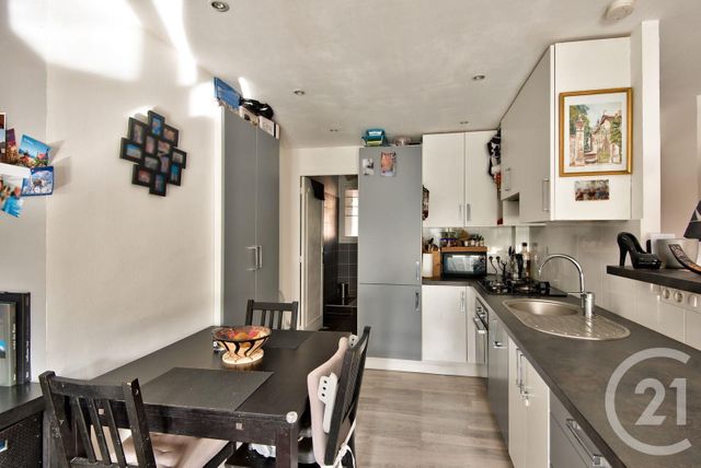 Afficher la photo en grand Appartement F3 à vendre - 3 pièces - 42.95 m2 - VILLEFRANCHE SUR MER - 06 - PROVENCE-ALPES-COTE-D-AZUR - Century 21 Lafage Transactions