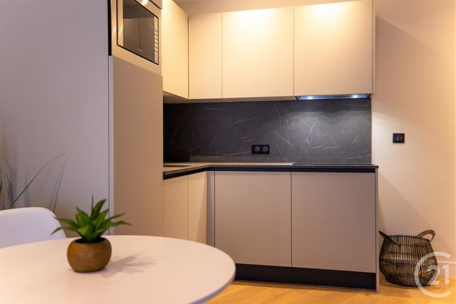 Afficher la photo en grand Appartement F2 à vendre - 2 pièces - 33.0 m2 - NICE - 06 - PROVENCE-ALPES-COTE-D-AZUR - Century 21 Lafage Transactions