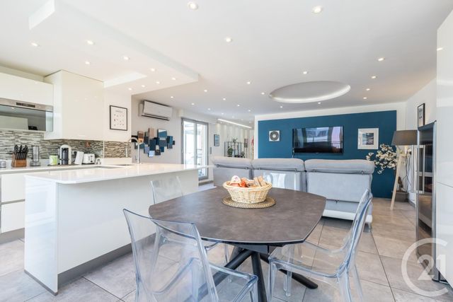 Appartement F4 à vendre - 4 pièces - 96.17 m2 - NICE - 06 - PROVENCE-ALPES-COTE-D-AZUR - Century 21 Lafage Transactions Appartement F4 à vendre - 4 pièces - 96.17 m2 - NICE - 06 - PROVENCE-ALPES-COTE-D-AZUR - Century 21 Lafage Transactions