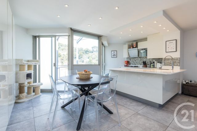 Appartement F4 à vendre - 4 pièces - 96.17 m2 - NICE - 06 - PROVENCE-ALPES-COTE-D-AZUR - Century 21 Lafage Transactions Appartement F4 à vendre - 4 pièces - 96.17 m2 - NICE - 06 - PROVENCE-ALPES-COTE-D-AZUR - Century 21 Lafage Transactions