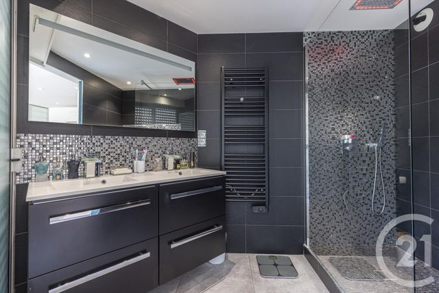 Appartement F4 à vendre - 4 pièces - 96.17 m2 - NICE - 06 - PROVENCE-ALPES-COTE-D-AZUR - Century 21 Lafage Transactions Appartement F4 à vendre - 4 pièces - 96.17 m2 - NICE - 06 - PROVENCE-ALPES-COTE-D-AZUR - Century 21 Lafage Transactions