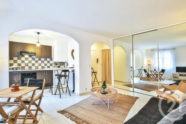 Afficher la photo en grand Appartement F2 à vendre - 2 pièces - 41.0 m2 - NICE - 06 - PROVENCE-ALPES-COTE-D-AZUR - Century 21 Lafage Transactions