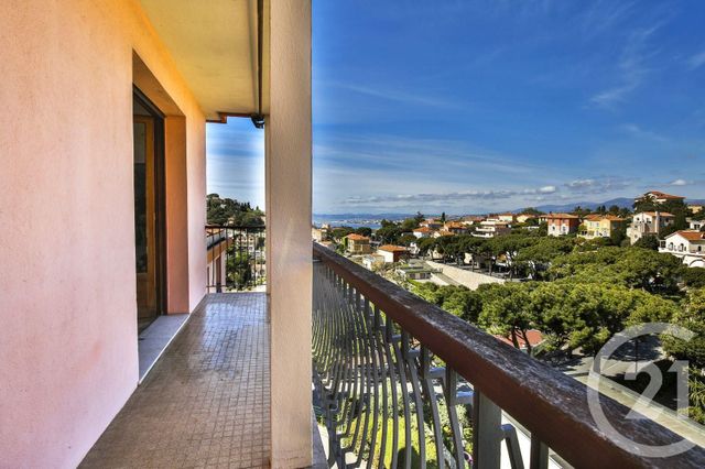 Afficher la photo en grand Appartement F3 à vendre - 3 pièces - 80.0 m2 - VILLEFRANCHE SUR MER - 06 - PROVENCE-ALPES-COTE-D-AZUR - Century 21 Lafage Transactions