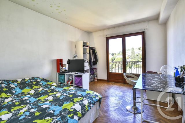 Afficher la photo en grand Appartement F3 à vendre - 3 pièces - 80.0 m2 - VILLEFRANCHE SUR MER - 06 - PROVENCE-ALPES-COTE-D-AZUR - Century 21 Lafage Transactions
