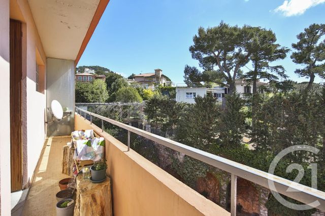 Afficher la photo en grand Appartement F3 à vendre - 3 pièces - 80.0 m2 - VILLEFRANCHE SUR MER - 06 - PROVENCE-ALPES-COTE-D-AZUR - Century 21 Lafage Transactions