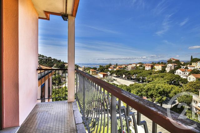 Afficher la photo en grand Appartement F3 à vendre - 3 pièces - 80.0 m2 - VILLEFRANCHE SUR MER - 06 - PROVENCE-ALPES-COTE-D-AZUR - Century 21 Lafage Transactions