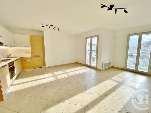 Afficher la photo en grand Appartement F3 à vendre - 3 pièces - 68.0 m2 - NICE - 06 - PROVENCE-ALPES-COTE-D-AZUR - Century 21 Lafage Transactions
