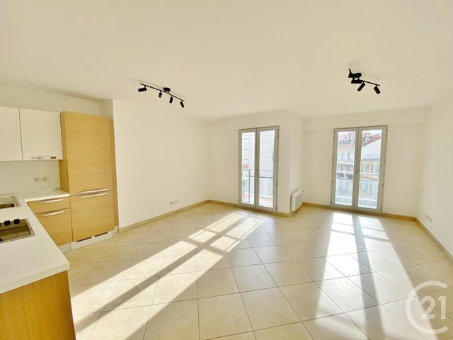 Afficher la photo en grand Appartement F3 à vendre - 3 pièces - 68.0 m2 - NICE - 06 - PROVENCE-ALPES-COTE-D-AZUR - Century 21 Lafage Transactions