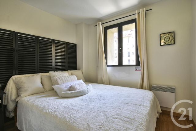 Appartement F3 à vendre - 3 pièces - 92.0 m2 - NICE - 06 - PROVENCE-ALPES-COTE-D-AZUR - Century 21 Lafage Transactions Appartement F3 à vendre - 3 pièces - 92.0 m2 - NICE - 06 - PROVENCE-ALPES-COTE-D-AZUR - Century 21 Lafage Transactions