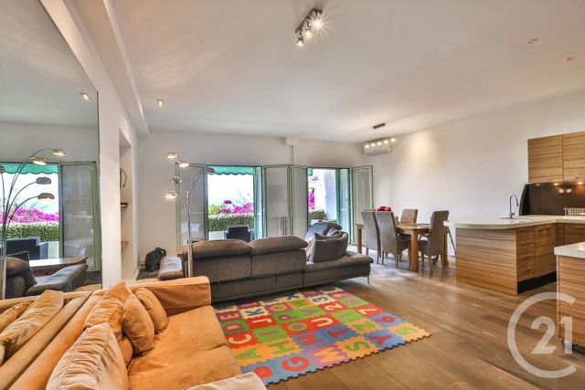 Appartement F4 à vendre - 4 pièces - 75.84 m2 - NICE - 06 - PROVENCE-ALPES-COTE-D-AZUR - Century 21 Lafage Transactions Appartement F4 à vendre - 4 pièces - 75.84 m2 - NICE - 06 - PROVENCE-ALPES-COTE-D-AZUR - Century 21 Lafage Transactions
