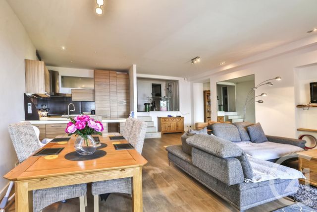 Appartement F4 à vendre - 4 pièces - 75.84 m2 - NICE - 06 - PROVENCE-ALPES-COTE-D-AZUR - Century 21 Lafage Transactions Appartement F4 à vendre - 4 pièces - 75.84 m2 - NICE - 06 - PROVENCE-ALPES-COTE-D-AZUR - Century 21 Lafage Transactions