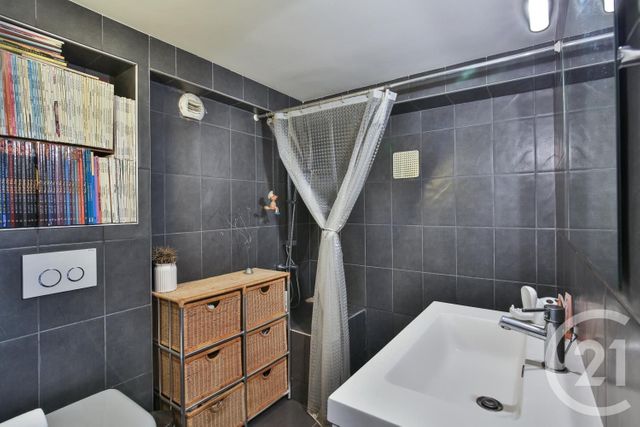 Appartement Duplex à vendre - 2 pièces - 45.0 m2 - NICE - 06 - PROVENCE-ALPES-COTE-D-AZUR - Century 21 Lafage Transactions Appartement Duplex à vendre - 2 pièces - 45.0 m2 - NICE - 06 - PROVENCE-ALPES-COTE-D-AZUR - Century 21 Lafage Transactions