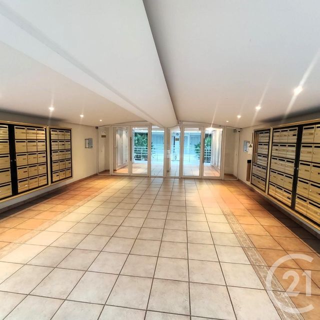 Afficher la photo en grand Appartement F1 à vendre - 1 pièce - 30.5 m2 - VILLENEUVE LOUBET - 06 - PROVENCE-ALPES-COTE-D-AZUR - Century 21 Lafage Transactions