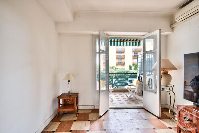 Afficher la photo en grand Appartement F3 à vendre - 3 pièces - 65.49 m2 - NICE - 06 - PROVENCE-ALPES-COTE-D-AZUR - Century 21 Lafage Transactions