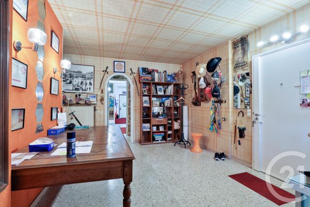 Afficher la photo en grand maison à vendre - 6 pièces - 256.22 m2 - ST LAURENT DU VAR - 06 - PROVENCE-ALPES-COTE-D-AZUR - Century 21 Lafage Transactions