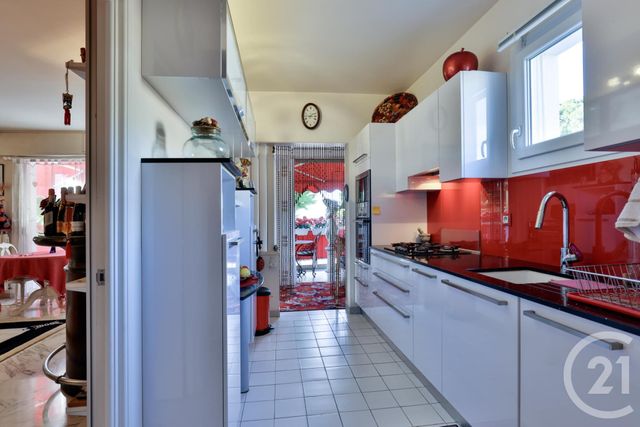 Afficher la photo en grand maison à vendre - 6 pièces - 256.22 m2 - ST LAURENT DU VAR - 06 - PROVENCE-ALPES-COTE-D-AZUR - Century 21 Lafage Transactions