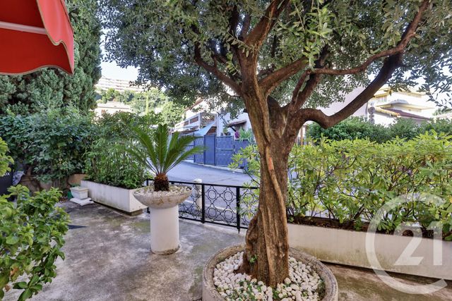 Afficher la photo en grand maison à vendre - 6 pièces - 256.22 m2 - ST LAURENT DU VAR - 06 - PROVENCE-ALPES-COTE-D-AZUR - Century 21 Lafage Transactions