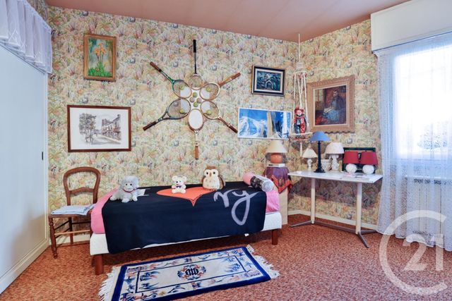 Afficher la photo en grand maison à vendre - 6 pièces - 256.22 m2 - ST LAURENT DU VAR - 06 - PROVENCE-ALPES-COTE-D-AZUR - Century 21 Lafage Transactions