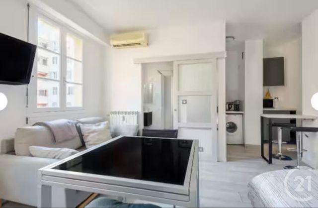 Afficher la photo en grand Appartement F1 à vendre - 1 pièce - 26.0 m2 - NICE - 06 - PROVENCE-ALPES-COTE-D-AZUR - Century 21 Lafage Transactions