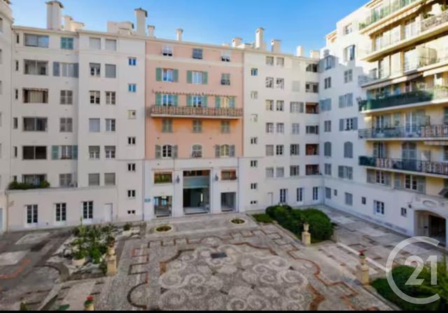 Afficher la photo en grand Appartement F1 à vendre - 1 pièce - 26.0 m2 - NICE - 06 - PROVENCE-ALPES-COTE-D-AZUR - Century 21 Lafage Transactions