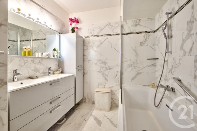 Appartement F4 à vendre - 5 pièces - 117.55 m2 - NICE - 06 - PROVENCE-ALPES-COTE-D-AZUR - Century 21 Lafage Transactions