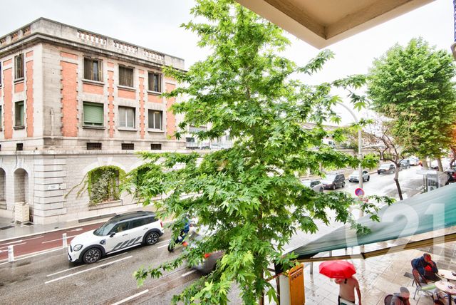 Afficher la photo en grand Appartement F4 à vendre - 4 pièces - 85.02 m2 - NICE - 06 - PROVENCE-ALPES-COTE-D-AZUR - Century 21 Lafage Transactions