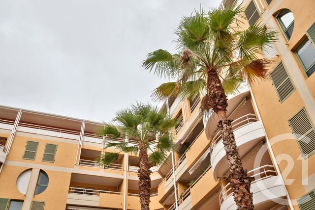 Afficher la photo en grand Appartement F3 à vendre - 3 pièces - 72.76 m2 - NICE - 06 - PROVENCE-ALPES-COTE-D-AZUR - Century 21 Lafage Transactions