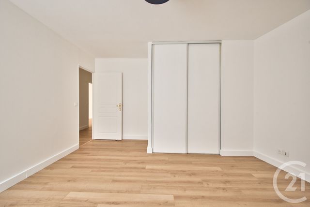 Afficher la photo en grand Appartement F3 à vendre - 3 pièces - 72.76 m2 - NICE - 06 - PROVENCE-ALPES-COTE-D-AZUR - Century 21 Lafage Transactions
