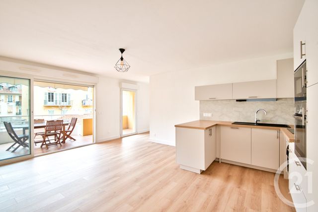 Afficher la photo en grand Appartement F3 à vendre - 3 pièces - 72.76 m2 - NICE - 06 - PROVENCE-ALPES-COTE-D-AZUR - Century 21 Lafage Transactions