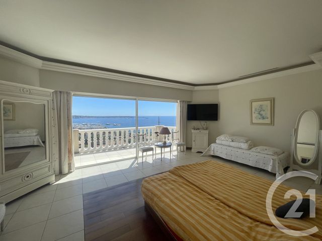 maison à vendre - 5 pièces - 311.44 m2 - VALLAURIS - 06 - PROVENCE-ALPES-COTE-D-AZUR - Century 21 Lafage Transactions