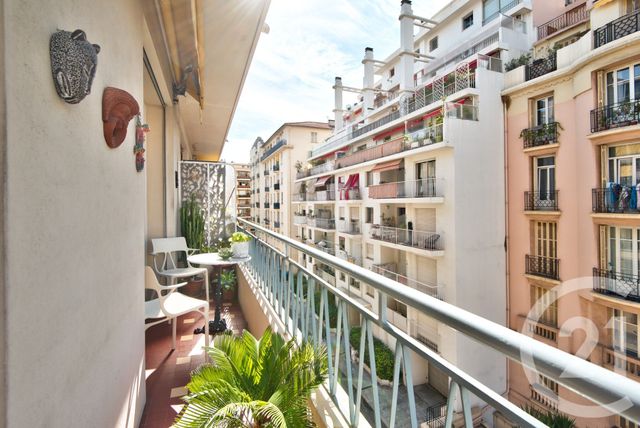 Afficher la photo en grand Appartement F3 à vendre - 3 pièces - 84.53 m2 - NICE - 06 - PROVENCE-ALPES-COTE-D-AZUR - Century 21 Lafage Transactions