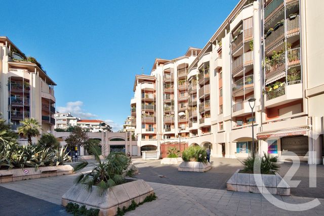 Appartement F4 à vendre - 4 pièces - 86.8 m2 - NICE - 06 - PROVENCE-ALPES-COTE-D-AZUR - Century 21 Lafage Transactions