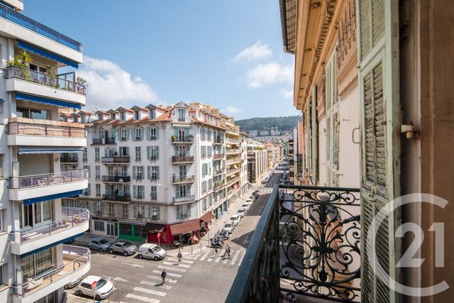 Appartement F3 à vendre - 3 pièces - 60.88 m2 - NICE - 06 - PROVENCE-ALPES-COTE-D-AZUR - Century 21 Lafage Transactions