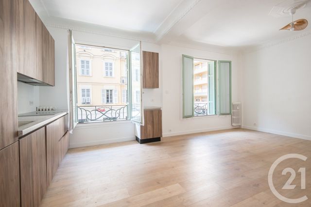 Appartement F4 à vendre - 4 pièces - 75.47 m2 - NICE - 06 - PROVENCE-ALPES-COTE-D-AZUR - Century 21 Lafage Transactions
