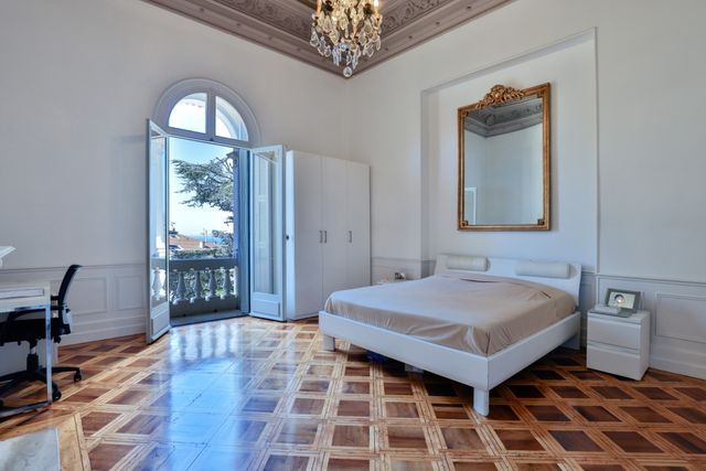 Afficher la photo en grand Appartement T6 à vendre - 6 pièces - 291.92 m2 - NICE - 06 - PROVENCE-ALPES-COTE-D-AZUR - Century 21 Lafage Transactions