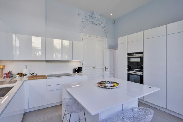 Afficher la photo en grand Appartement T6 à vendre - 6 pièces - 291.92 m2 - NICE - 06 - PROVENCE-ALPES-COTE-D-AZUR - Century 21 Lafage Transactions
