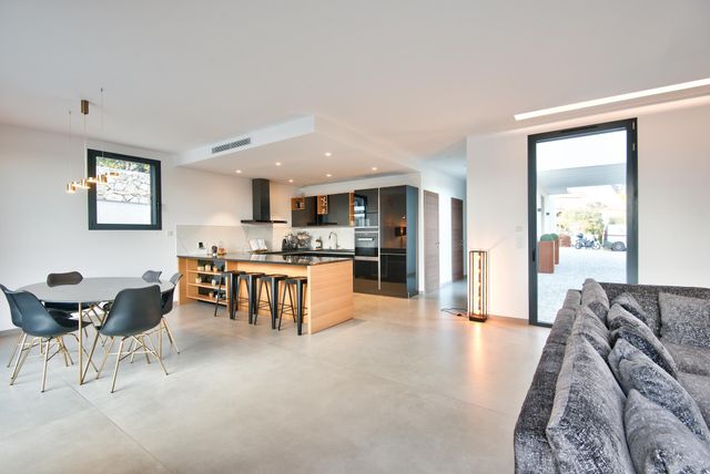 maison à vendre - 5 pièces - 183.0 m2 - TOURRETTE LEVENS - 06 - PROVENCE-ALPES-COTE-D-AZUR - Century 21 Lafage Transactions