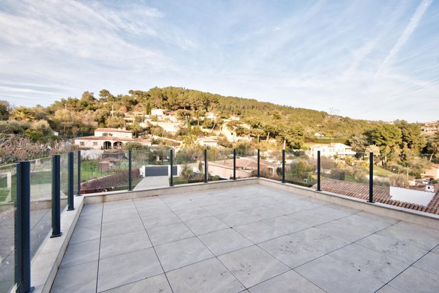 maison à vendre - 5 pièces - 183.0 m2 - TOURRETTE LEVENS - 06 - PROVENCE-ALPES-COTE-D-AZUR - Century 21 Lafage Transactions