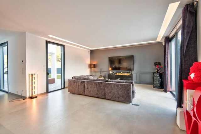 maison à vendre - 5 pièces - 183.0 m2 - TOURRETTE LEVENS - 06 - PROVENCE-ALPES-COTE-D-AZUR - Century 21 Lafage Transactions