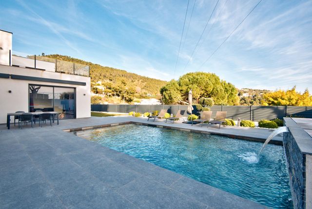 maison à vendre - 5 pièces - 183.0 m2 - TOURRETTE LEVENS - 06 - PROVENCE-ALPES-COTE-D-AZUR - Century 21 Lafage Transactions