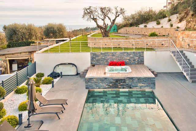 maison à vendre - 5 pièces - 183.0 m2 - TOURRETTE LEVENS - 06 - PROVENCE-ALPES-COTE-D-AZUR - Century 21 Lafage Transactions