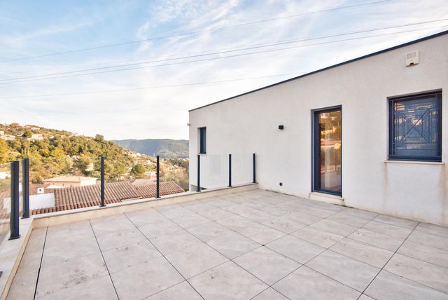 maison à vendre - 5 pièces - 183.0 m2 - TOURRETTE LEVENS - 06 - PROVENCE-ALPES-COTE-D-AZUR - Century 21 Lafage Transactions